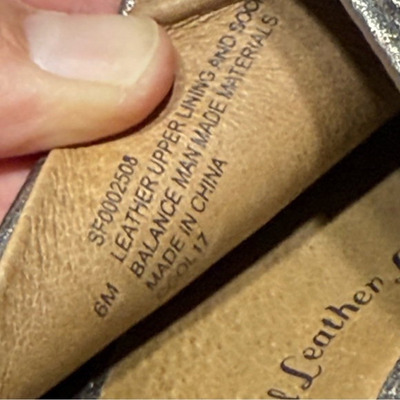 Sofft Pewter Metallic Leather Slides Women’s Size 6 - Picture 3 of 6